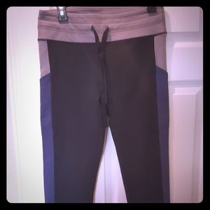 NWOT Fabletics full length legging Size Medium